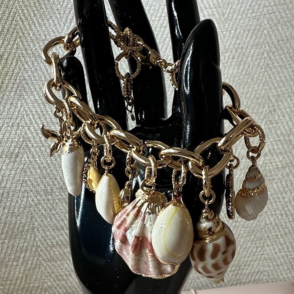 Gold Shell Charm Bracelet With Extender